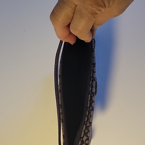 Coach Wristlet - Picture 3 of 4